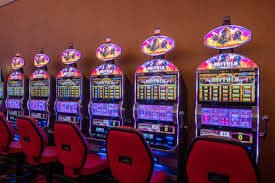 Simbol-simbol dalam permainan slot Caishen Wins